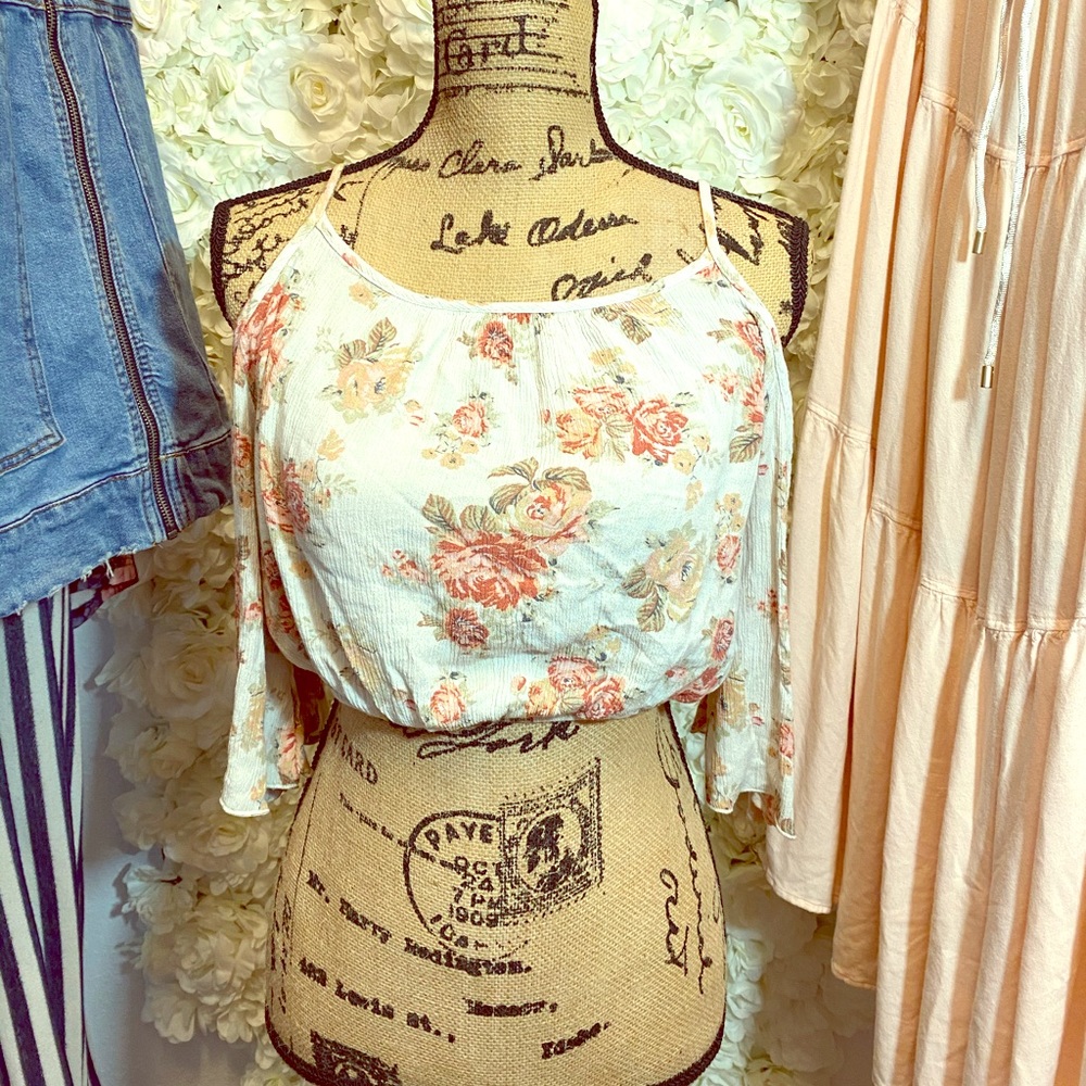 Cold shoulder crop top
